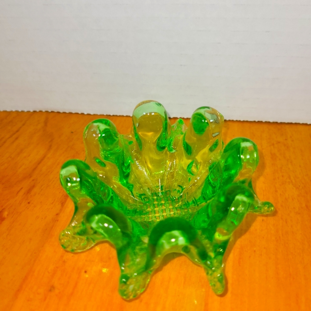 Vintage green glass Italian art glass pedalst dish